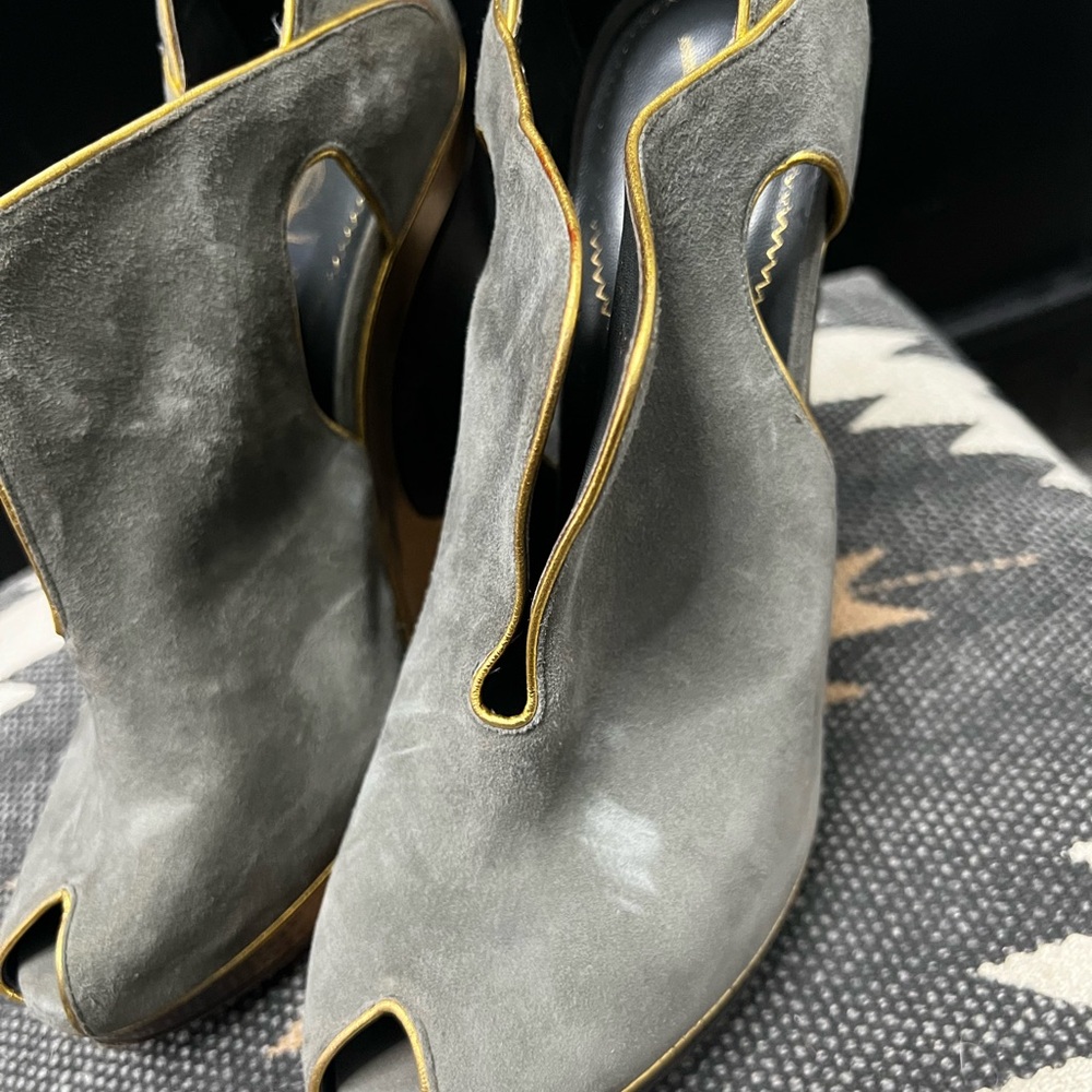 Yves Saint Laurent Gray and Gold Peep-Toe Wedge Heels Suede and Leather - Picture 4 of 5